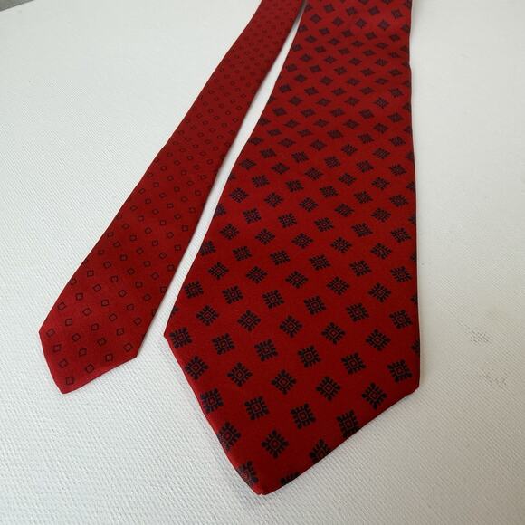 Tommy Hilfiger Vintage Red Silk Tie | Made in USA - Picture 10 of 14